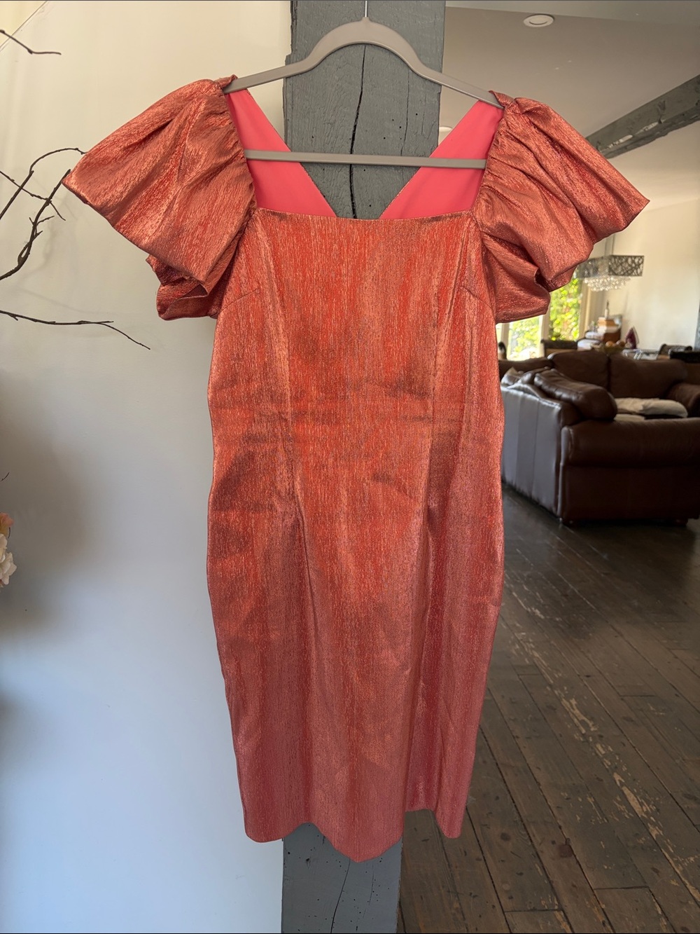 Metallic ROSE GOLD
Puff-Sleeve Sheath Dress black halo rose gold color stunning
